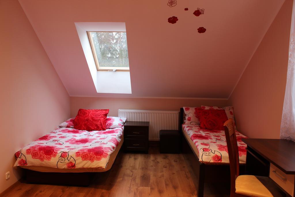 Bed and Breakfast Pensjonat Agroturystyczny Pod Modrzewiem Florczaki Exterior foto