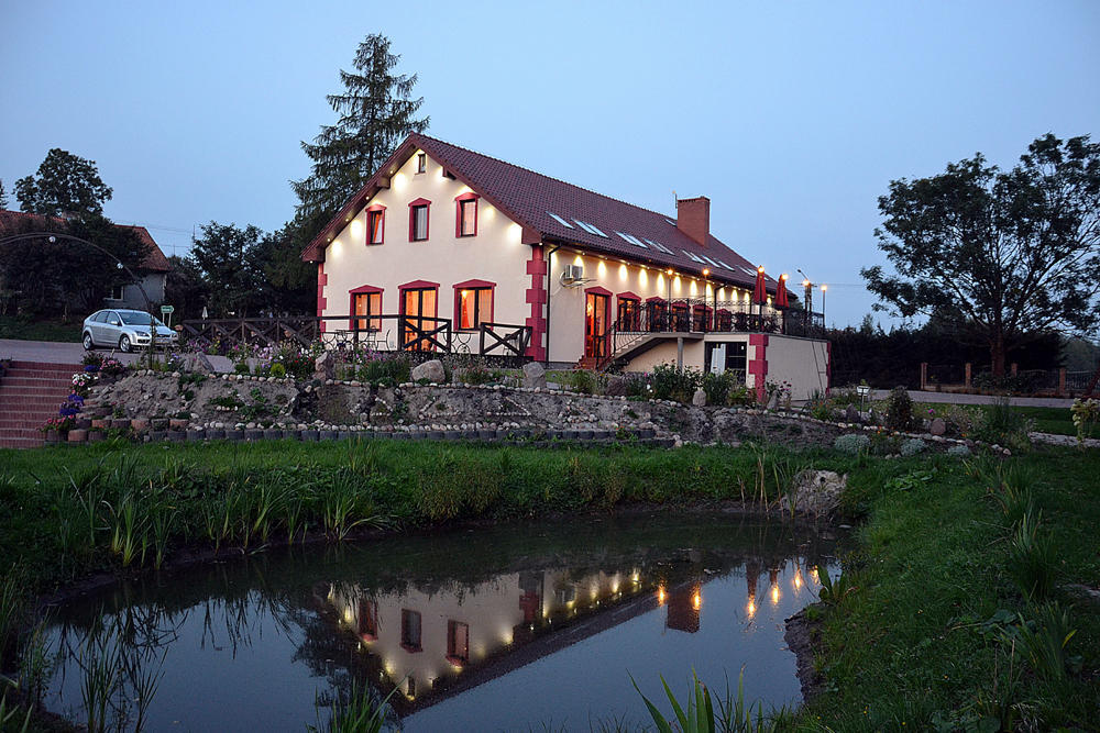 Bed and Breakfast Pensjonat Agroturystyczny Pod Modrzewiem Florczaki Exterior foto