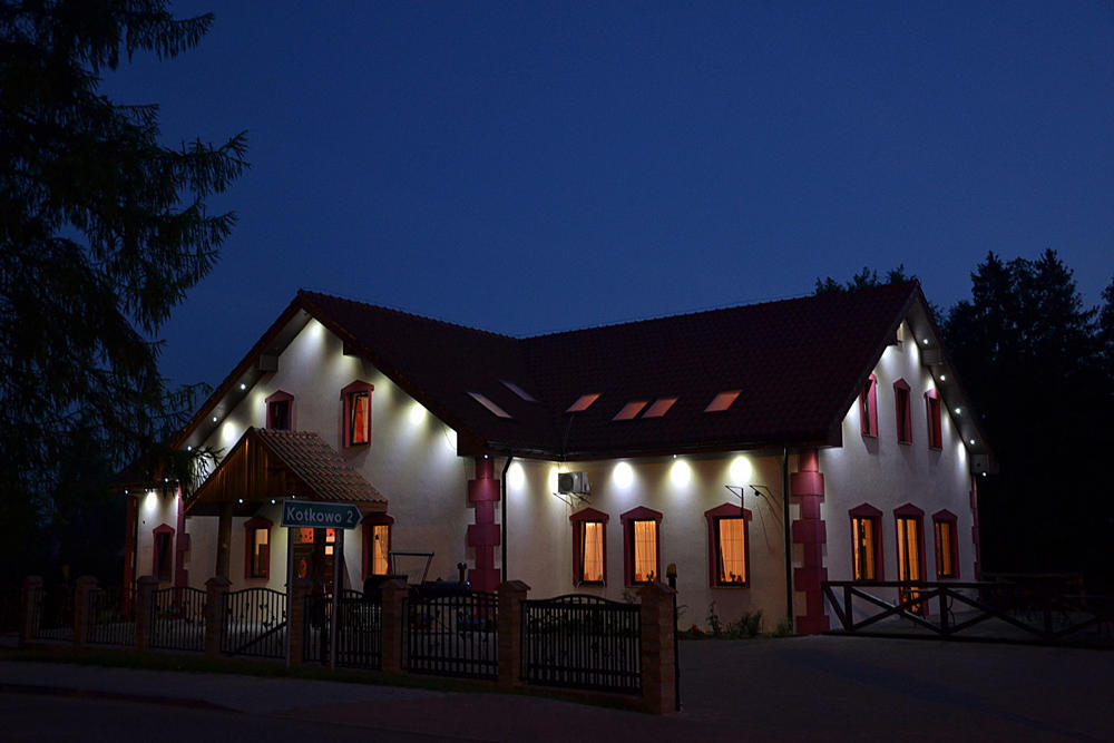 Bed and Breakfast Pensjonat Agroturystyczny Pod Modrzewiem Florczaki Exterior foto